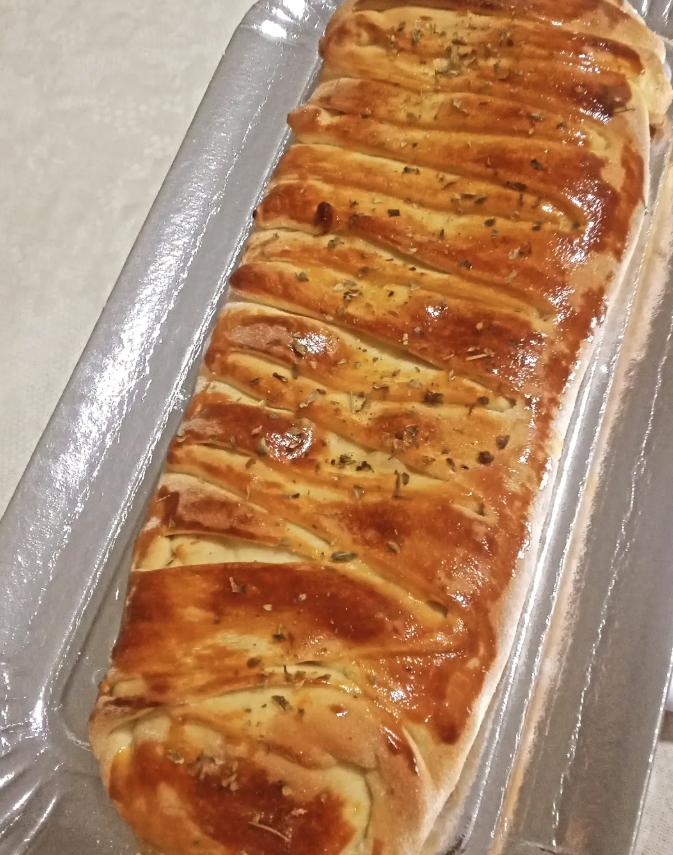 Pão recheado de frango com Catupiry